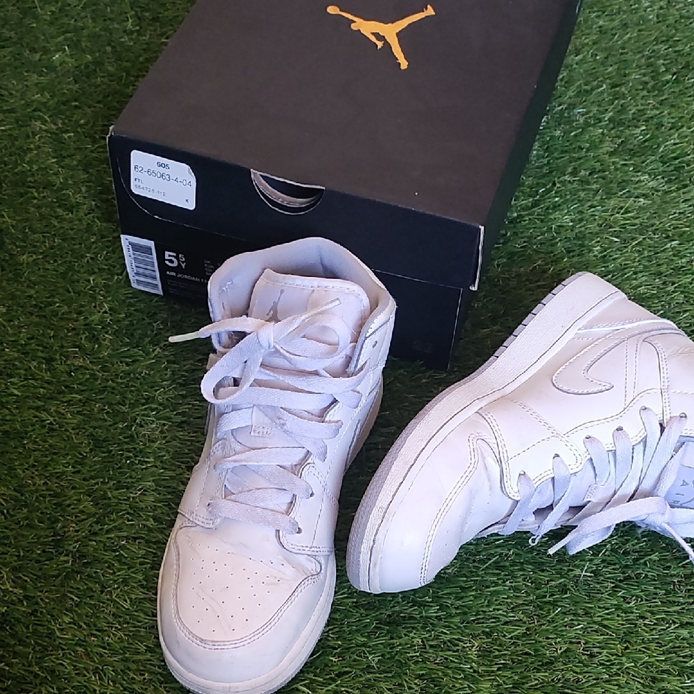Nike Air Jordan Cream High-Tops - Picture 2 of 9
